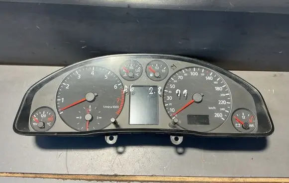 Audi A6 S6 C5 4B Speedometer (instrument cluster) 4B0919880H