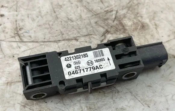 Jeep Grand Cherokee (WK) Airbag deployment crash/impact sensor 04671779ac 4221302185