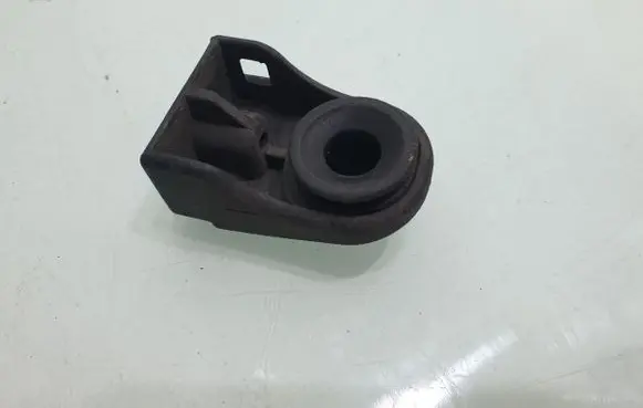 Peugeot 3008 I Radiator mount bracket 