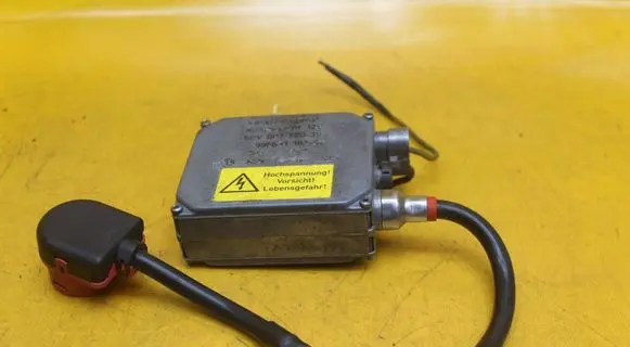 Audi A8 S8 D2 4D Voltage converter inverter 5DV00776039 99663118300