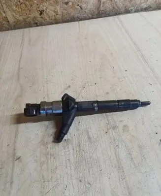 Fuel injector