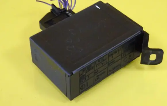 Peugeot 406 Electric power window relay 9624799080