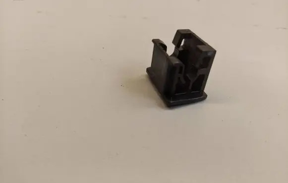 KIA Soul Headlight/headlamp mounting bracket