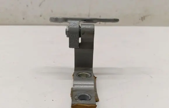 Volvo XC60 Front door lower hinge 
