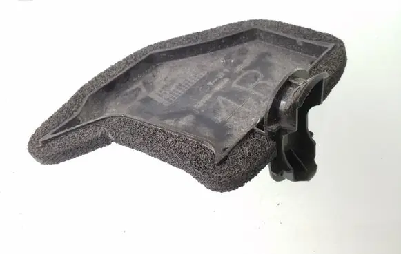 Radiator mount bracket