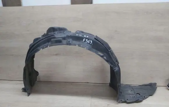 Toyota Prius (XW50) Front arch 