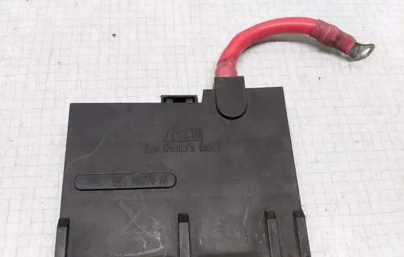 Ford Fiesta Fuse module 1394252 13942531 2S6T14A076AA