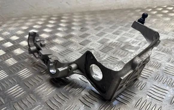 Mercedes-Benz GLC C253 Air filter cleaner box bracket assembly A6510940427 211560201