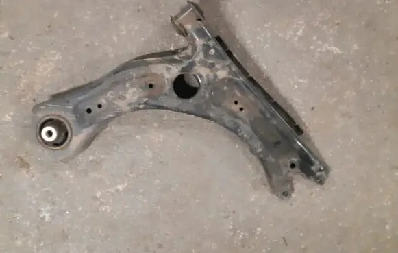 Volkswagen Polo VI Front lower control arm/wishbone
