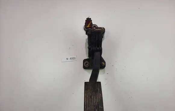 Nissan Navara D40 Accelerator throttle pedal