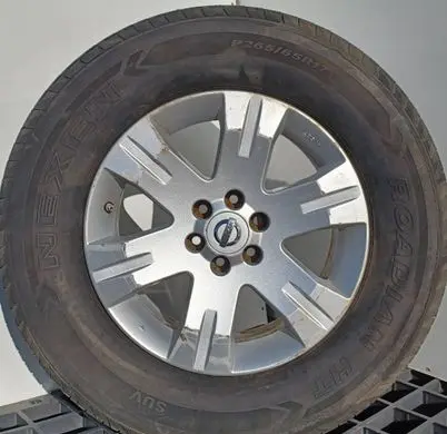 Nissan Pathfinder R51 R17 alloy rim 