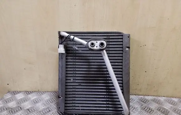 Air conditioning (A/C) radiator (interior)