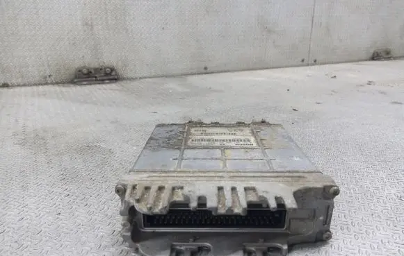 Volvo S40, V40 Engine control unit/module 0281001906 7700110648
