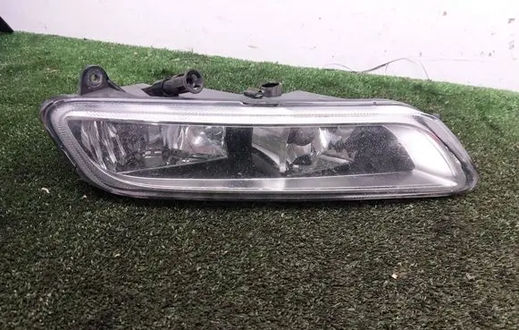 Volkswagen PASSAT B7 Front fog light 176623 17453900