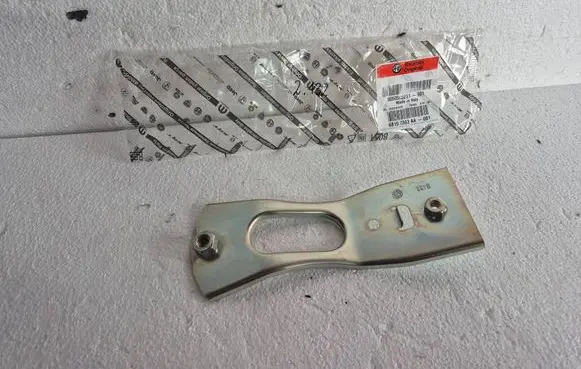 Alfa Romeo 159 Front bumper mounting bracket 50505251
