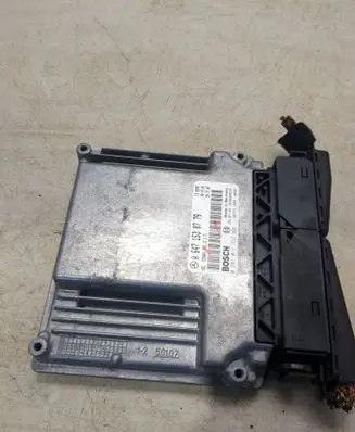 Mercedes-Benz E W211 Engine control unit/module A6471530779 1039S00570 0281011332