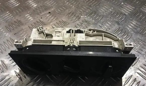 Volkswagen PASSAT B5 Climate control unit 1j0820045g