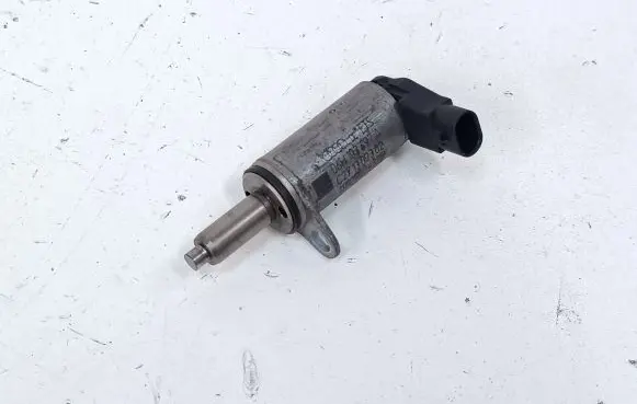 Audi A5 8T 8F Camshaft vanos timing valve 06H103697A C271302302