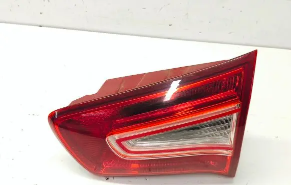 KIA Sportage Tailgate rear/tail lights 924063W0