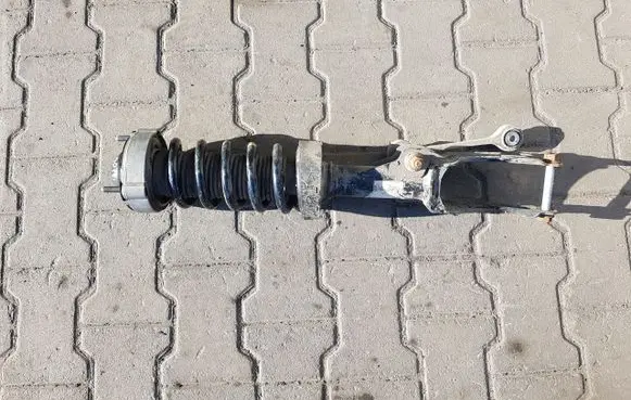 Volkswagen Touareg II Front shock absorber with coil spring