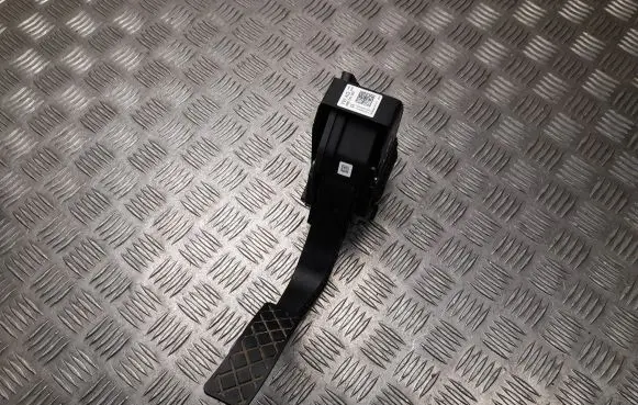 Audi Q7 4M Accelerator throttle pedal 4M2723523