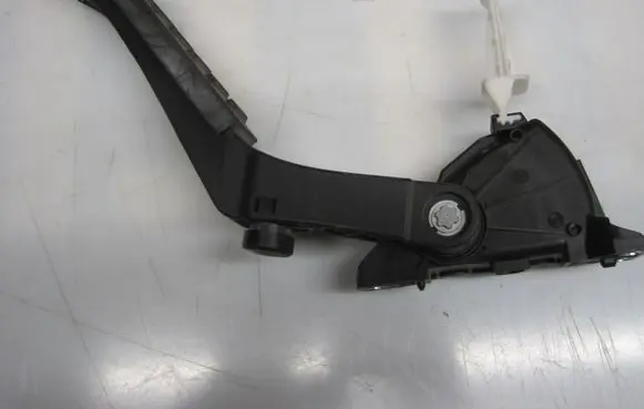 Porsche Cayenne (92A) Accelerator throttle pedal 7L0723507D