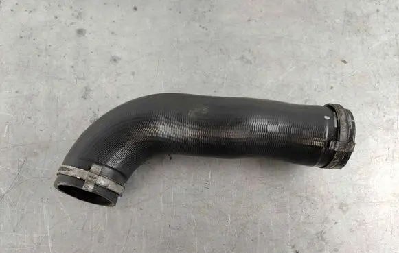 Intercooler hose/pipe