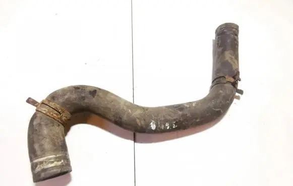 Volkswagen PASSAT B4 Engine coolant pipe/hose