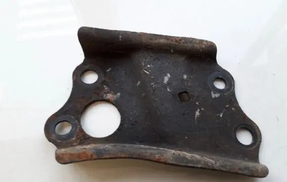 Toyota RAV 4 (XA30) Engine mounting bracket