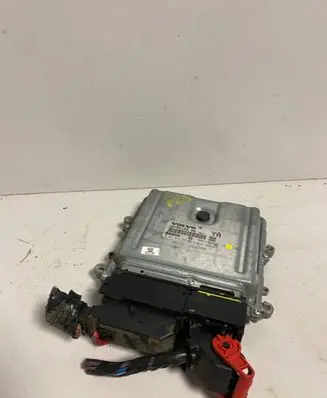 Volvo V70 Engine control unit/module 30785100AB 1039S18372 0281012765