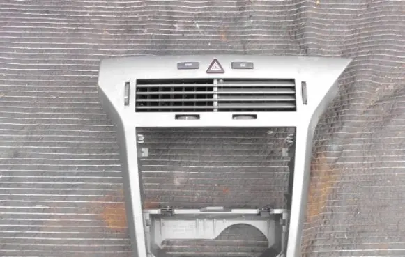 Opel Astra H Dash center air vent grill 331985437 13141085 13141091