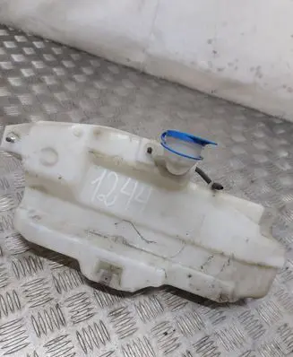 Suzuki Ignis Windshield washer fluid reservoir/tank