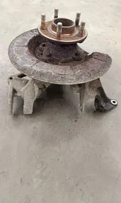 Rear wheel hub spindle/knuckle