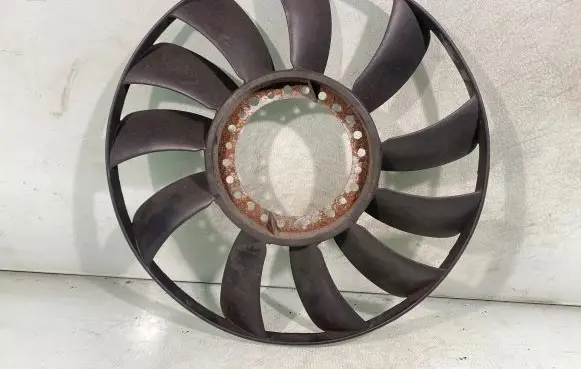 Audi A4 S4 B5 8D Fan impeller 058121301b
