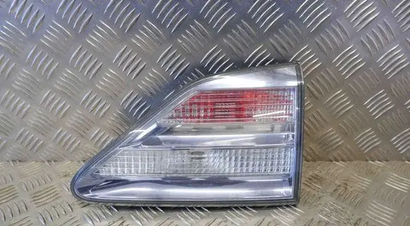 Tailgate rear/tail lights