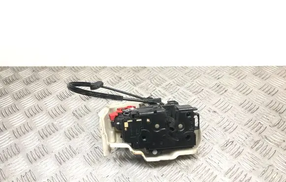 Volkswagen Jetta V Front door lock 6L28