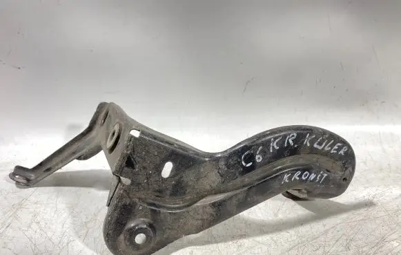 Audi A6 S6 C6 4F Intercooler pipe mounting bracket 