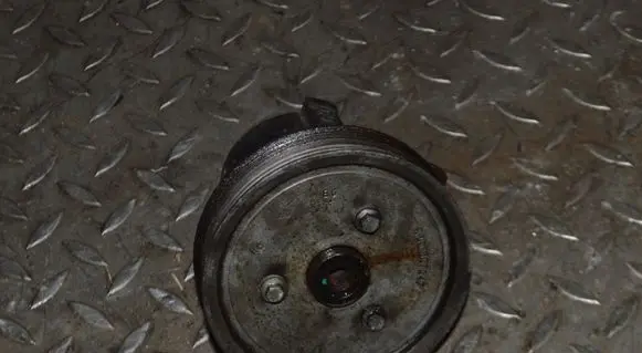 Opel Vivaro Power steering pump 6826747 61316826747