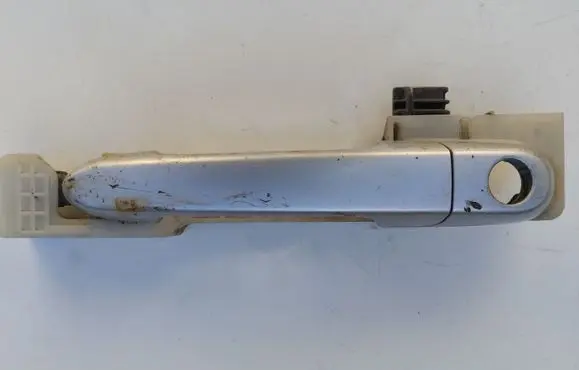 Hyundai Accent Front door exterior handle 826501E050