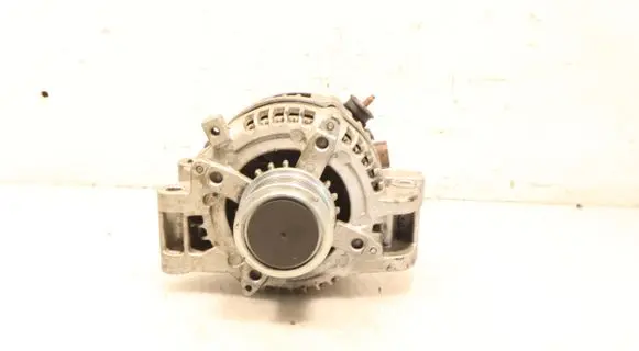 Toyota Corolla Verso E121 Generator/alternator 03K25