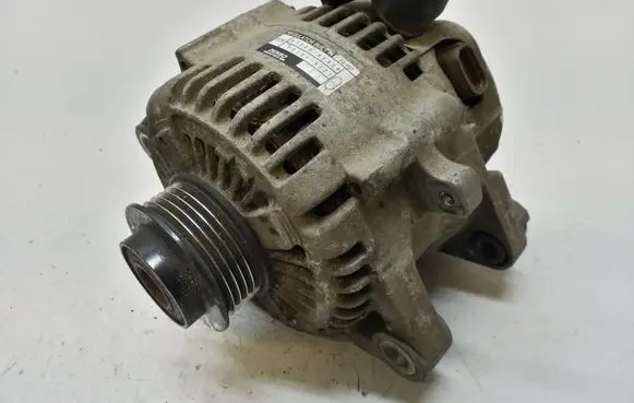 KIA Carnival Generator/alternator 373004X900