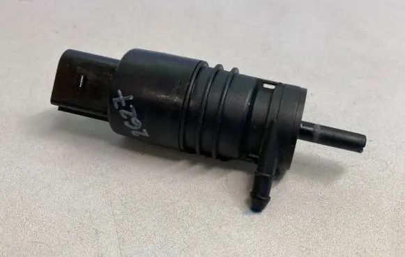 BMW X5 E70 Windscreen/windshield washer pump 6934160 3095102