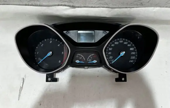 Ford Focus Speedometer (instrument cluster) bm5t10849bcd