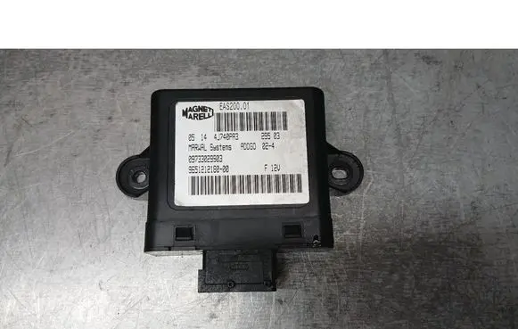 Citroen C5 Fuel pump relay 965121218000