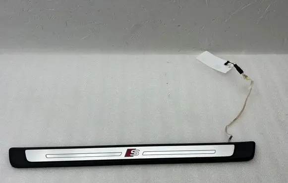 Front sill trim cover