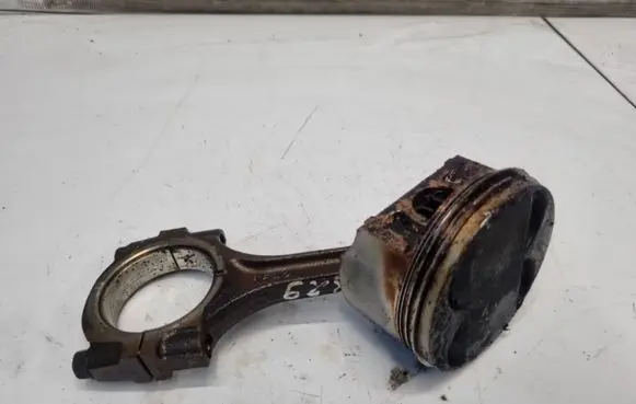 Subaru B9 Tribeca Piston with connecting rod 