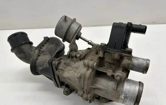 Land Rover Discovery 5 Thermostat/thermostat housing FK6298659C 70220704