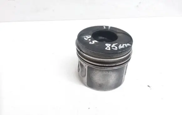 Volkswagen PASSAT B5 Piston 