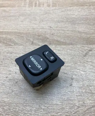Toyota Avensis T250 Wing mirror switch 769746 183574