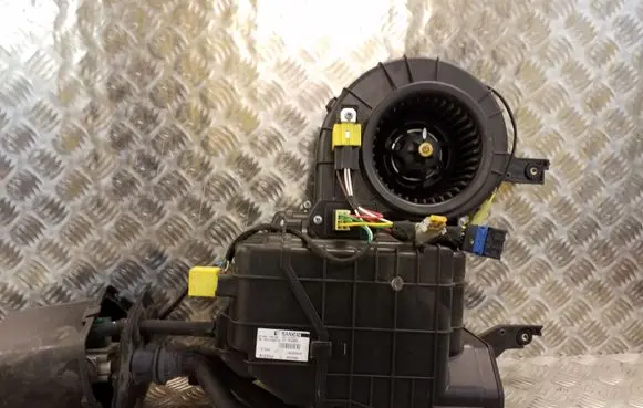 Renault Trafic III (X82) Interior heater climate box assembly 738102651R 93458895 5115145560